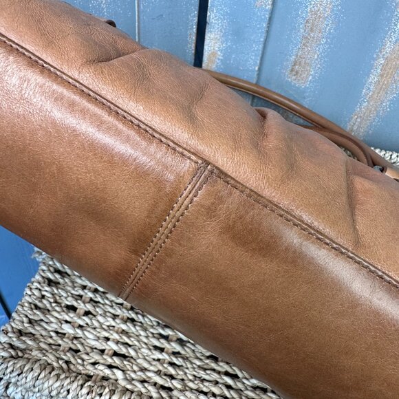 Hobo Slim Zip Top Shoulder Bag Tan - Picture 15 of 15